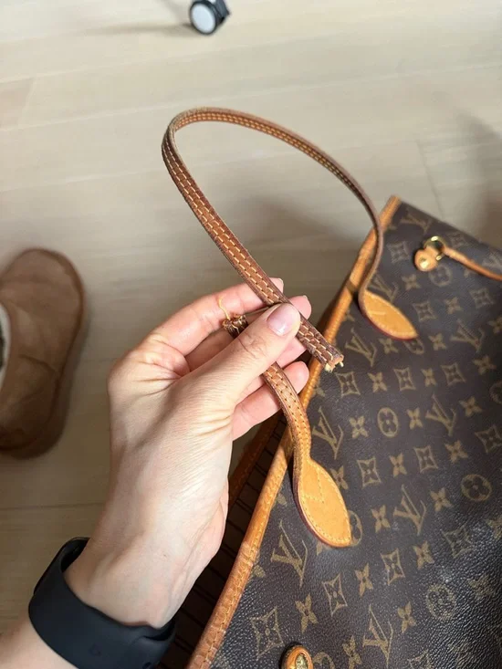 Louis Vuitton Monogram Canvas Tote in Brown with Tan Trim - Picture 3 of 7